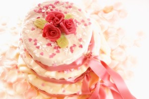 Hochzeitstorte selber backen: So gelingt das leckere Kunstwerk Hochzeitstorte selber backen: So gelingt das leckere Kunstwerk